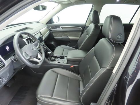 Certified 2023 Volkswagen Atlas SE w/ Panoramic Sunroof Package image 17