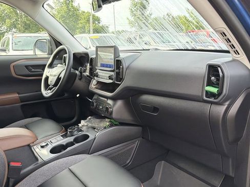 Used 2024 Ford Bronco Sport Outer Banks w/ Tech Package AWD/4WD image 18