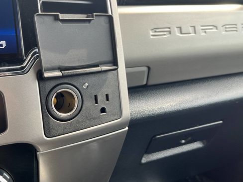 Used 2022 Ford F250 Lariat image 36