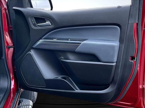 Used 2018 Chevrolet Colorado Z71 image 25