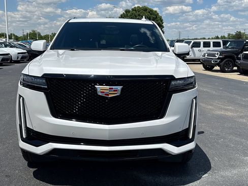 Used 2024 Cadillac Escalade Sport AWD/4WD image 8