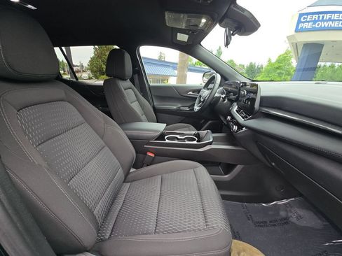 Used 2025 Chevrolet Equinox LT AWD/4WD image 11