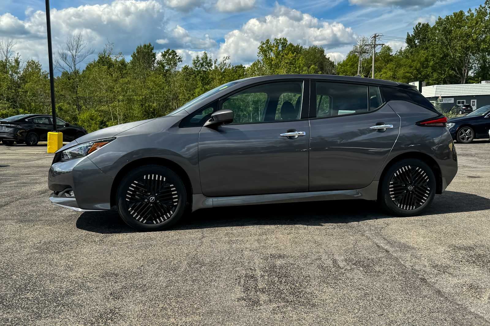 Certified 2025 Nissan Leaf SV Plus FWD image 6