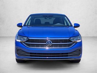 Used 2023 Volkswagen Jetta SE FWD video 2