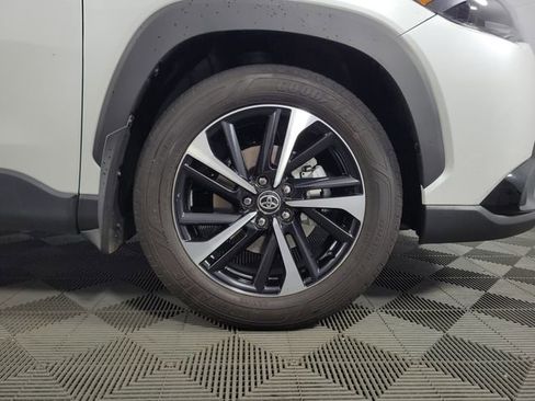 Used 2024 Toyota Corolla Cross XSE image 11