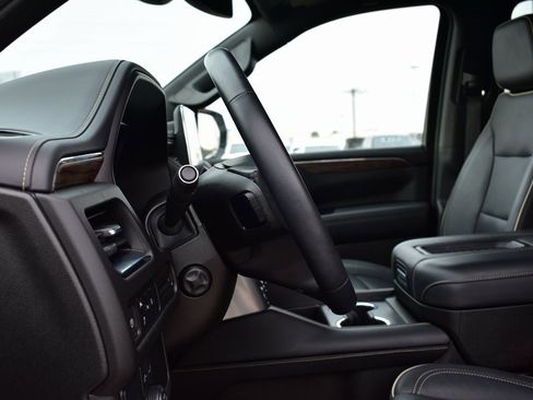 Used 2023 Chevrolet Suburban Premier image 46