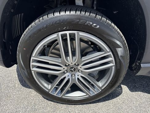 New 2026 Mercedes-Benz GLS 450 4MATIC image 9