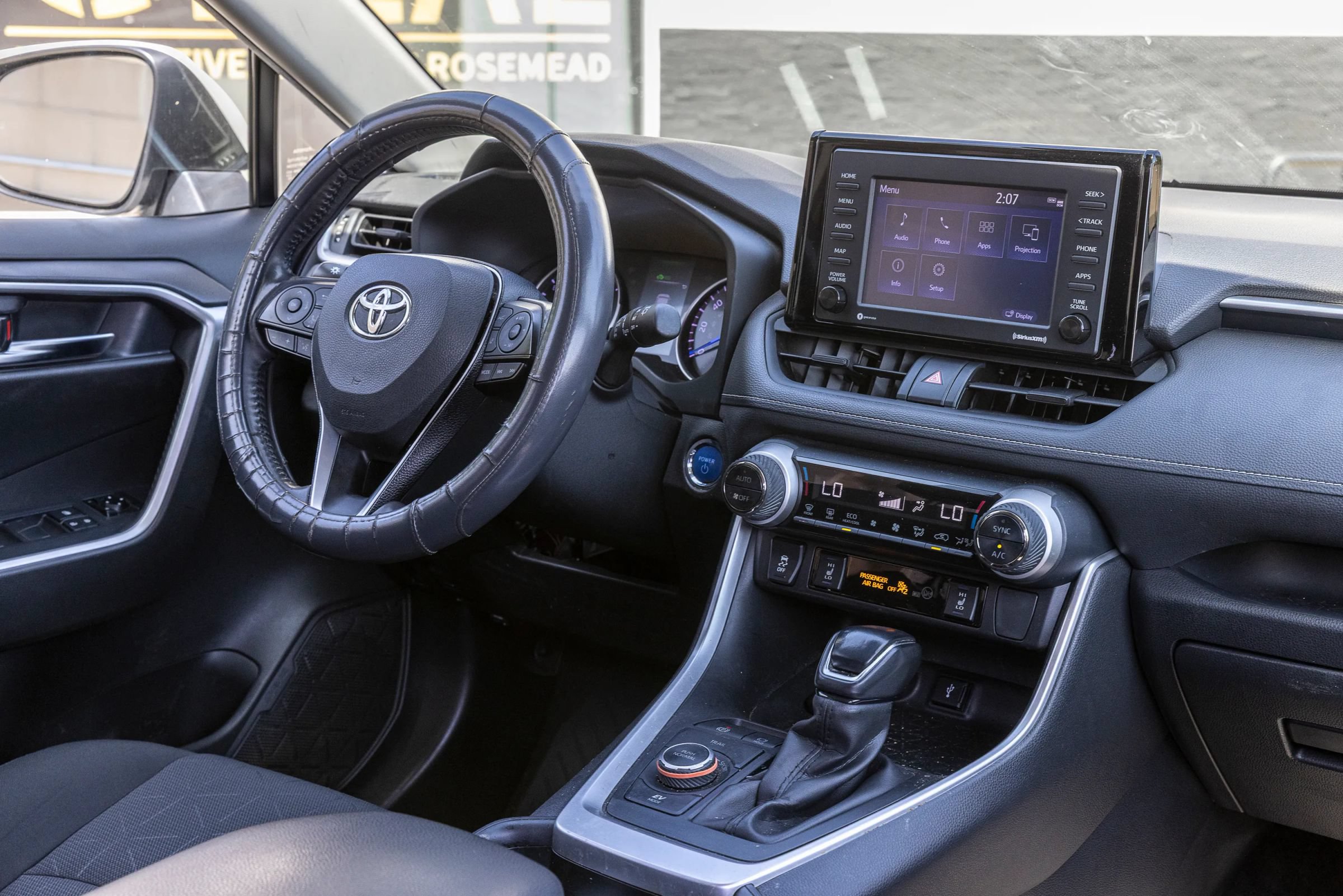 Used 2021 Toyota RAV4 XLE w/ XLE Grade Weather Package AWD/4WD image 28