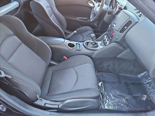 Used 2015 Nissan 370Z Coupe RWD image 24