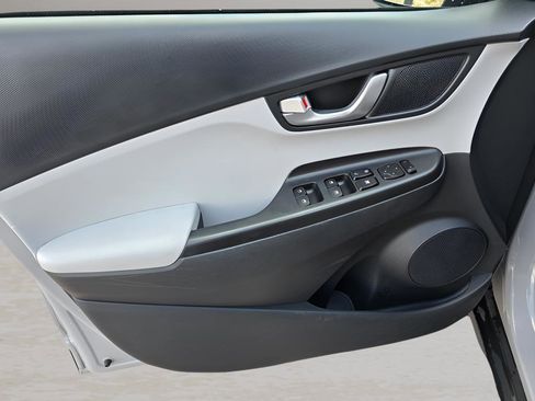 Used 2023 Hyundai Kona SEL w/ Convenience Package image 17