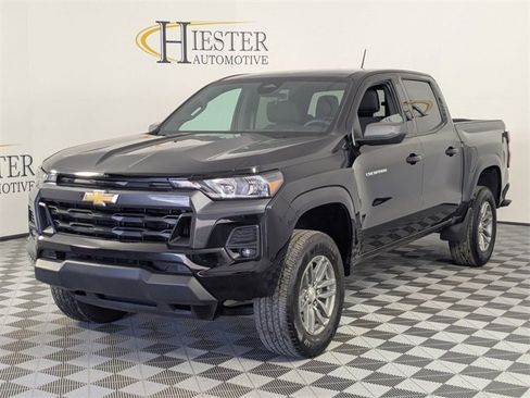 Used 2024 Chevrolet Colorado LT w/ LT Convenience Package image 4