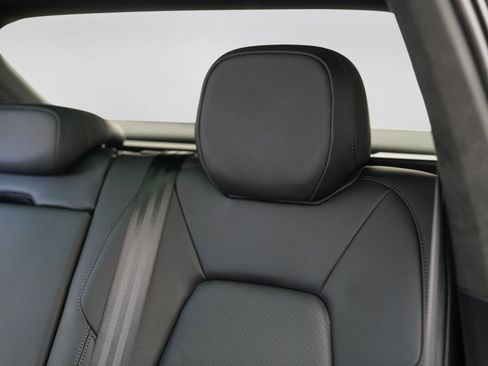 Used 2025 Porsche Cayenne GTS AWD/4WD image 23