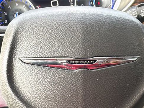 Used 2022 Chrysler Pacifica Limited image 20