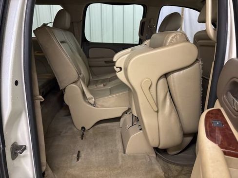 Used 2012 GMC Yukon XL SLT AWD/4WD image 17