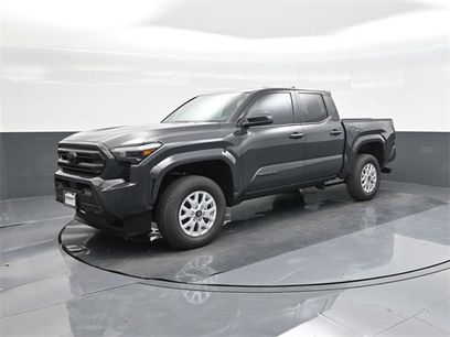 New 2025 Toyota Tacoma SR5