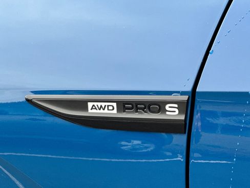 New 2025 Volkswagen ID.4 Pro S image 25