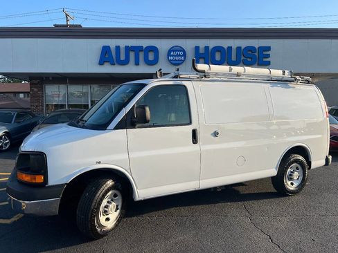 Used 2014 Chevrolet Express 2500 image 7