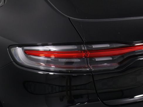 Certified 2026 Porsche Macan AWD/4WD image 21