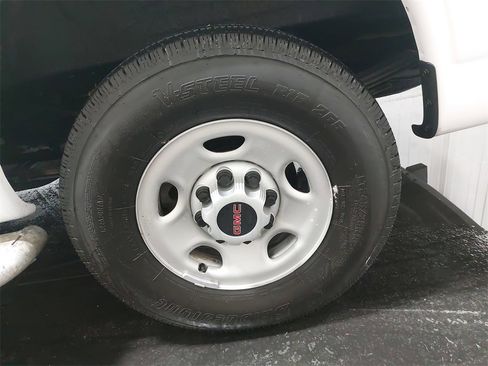 Used 2024 GMC Savana 2500 w/ Driver Convenience Package image 38