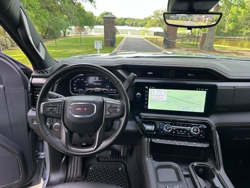 Used 2024 GMC Sierra 2500 AT4 w/ AT4 Premium Plus Package image 35