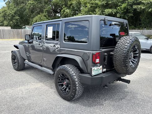Used 2014 Jeep Wrangler Unlimited Sport w/ Quick Order Package 24S AWD/4WD image 3