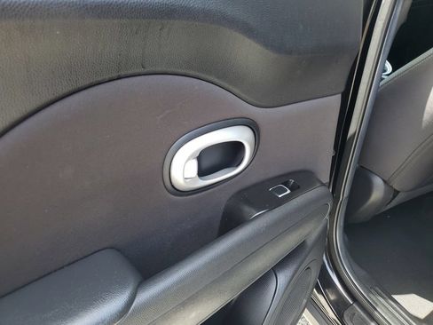 Used 2017 Kia Soul w/ Convenience Package FWD image 11