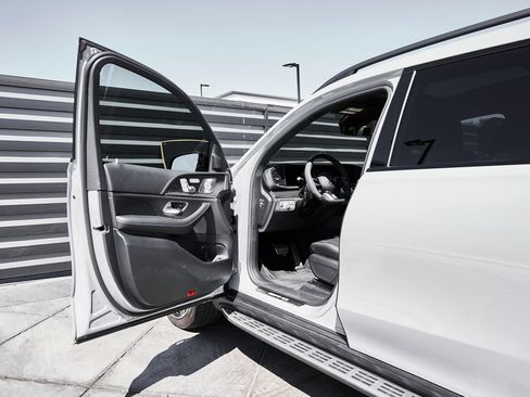 Used 2026 Mercedes-Benz GLS 63 AMG 4MATIC image 29