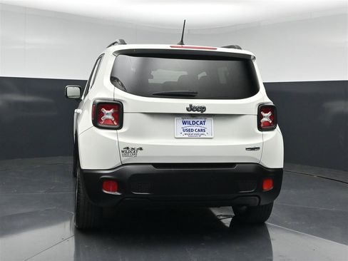 Used 2017 Jeep Renegade Latitude AWD/4WD image 7