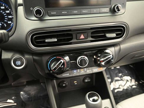 Used 2022 Hyundai Kona SEL AWD/4WD image 18