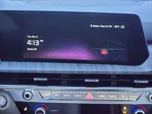 Used 2024 Kia Telluride SX image 17