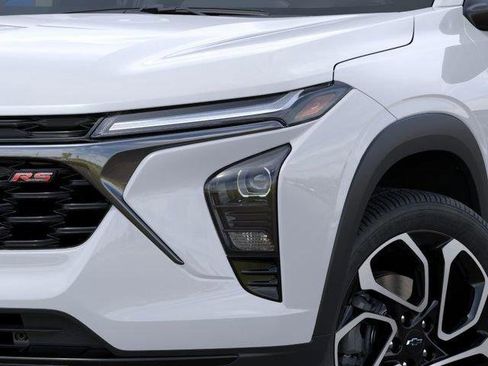 New 2026 Chevrolet Trax RS w/ Sunroof Package FWD image 10