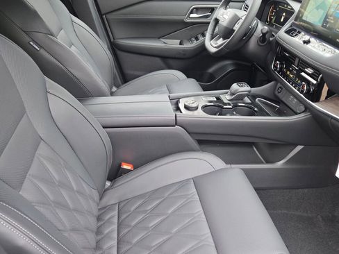 New 2026 Nissan Rogue Platinum w/ Platinum Premium Package image 6