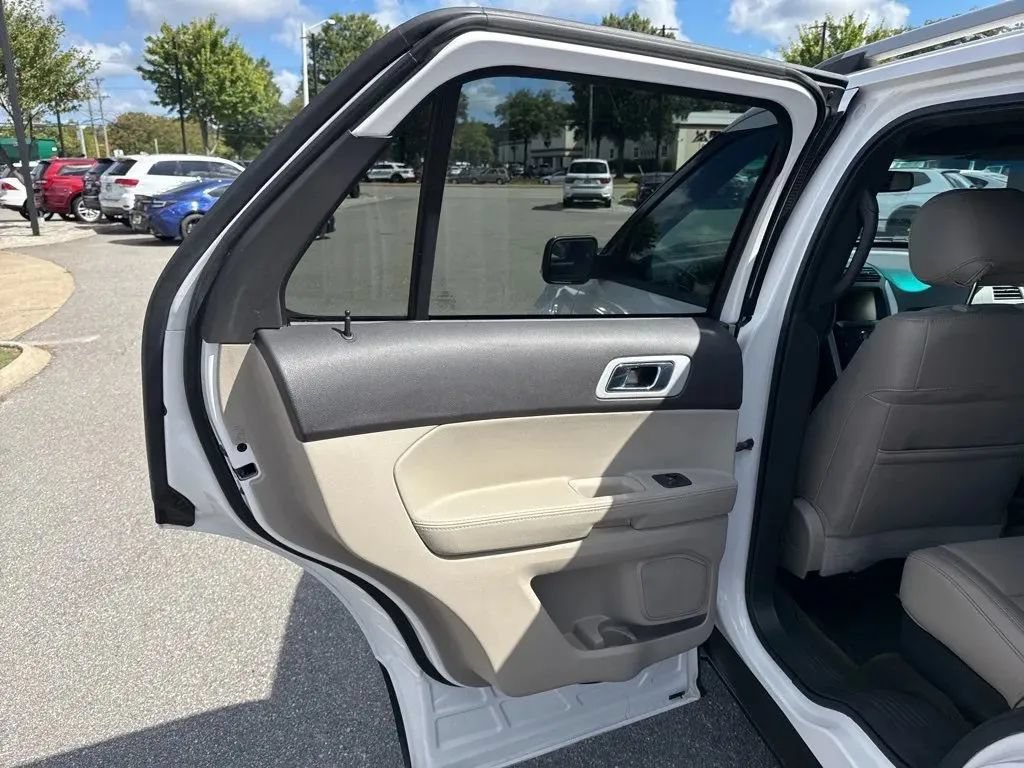 Used 2013 Ford Explorer XLT AWD/4WD image 13