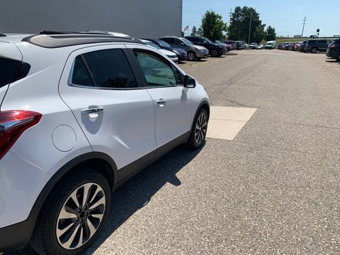 Used 2021 Buick Encore Preferred w/ Safety Package II FWD image 4