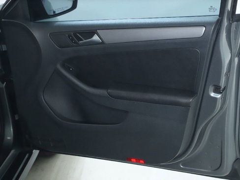 Used 2016 Volkswagen Jetta Sport image 29