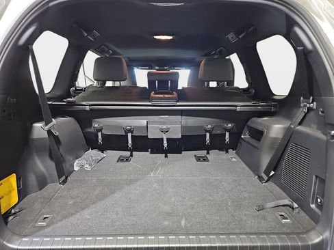 Certified 2023 Lexus GX 460 Premium w/ Premium Package AWD/4WD image 12