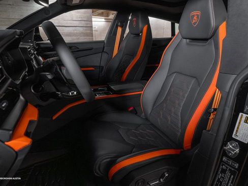 Used 2025 Lamborghini Urus SE image 34