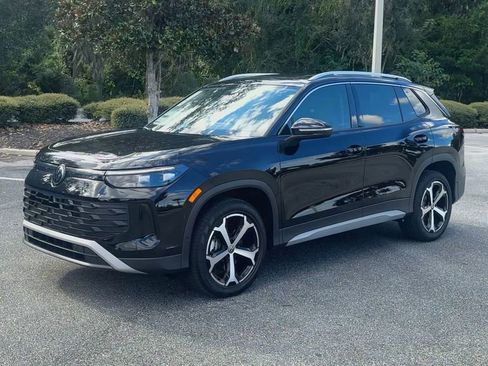 New 2025 Volkswagen Tiguan SE image 4