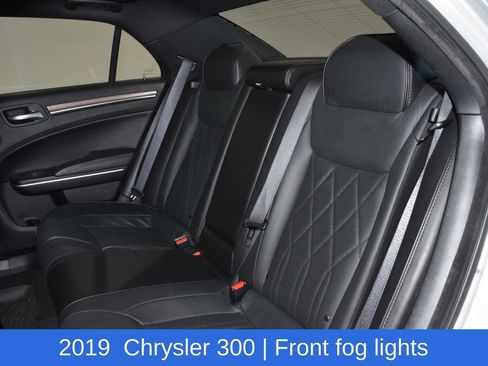 Used 2019 Chrysler 300 C w/ Harman/Kardon Audio Group RWD image 29