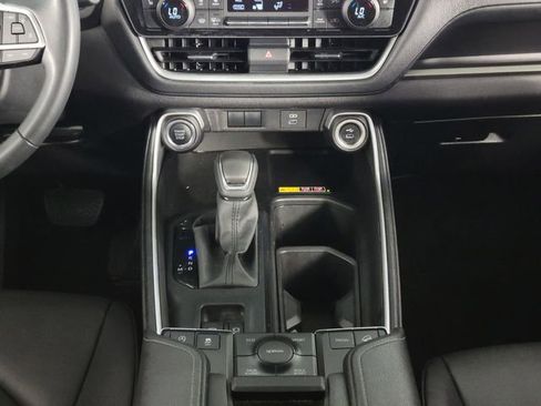 Used 2025 Toyota Grand Highlander AWD image 24