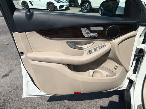 Used 2019 Mercedes-Benz GLC 300 image 21