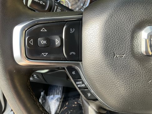 Used 2025 RAM 1500 Laramie AWD/4WD image 28