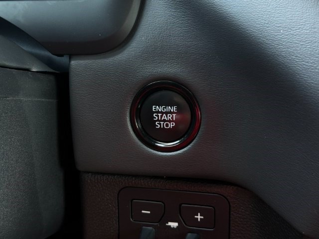 Used 2025 Toyota Tundra Platinum AWD/4WD image 23