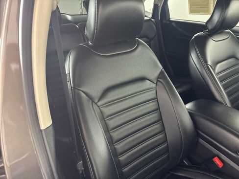 Used 2019 Ford Edge SEL w/ Equipment Group 201A image 29