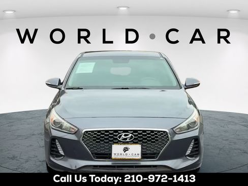 Used 2018 Hyundai Elantra GT w/ Style Package 02 FWD image 2