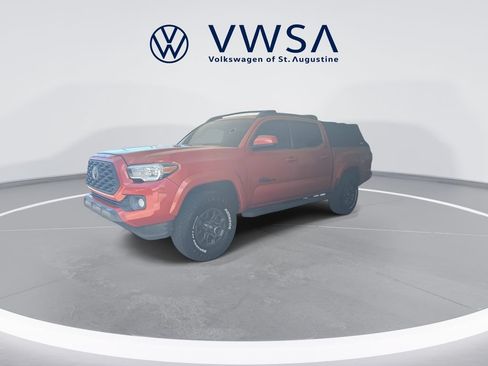 Used 2018 Toyota Tacoma SR5 RWD image 4