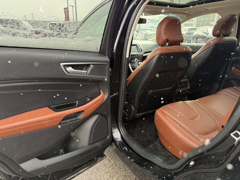 Used 2018 Ford Edge Titanium w/ Equipment Group 301A image 25