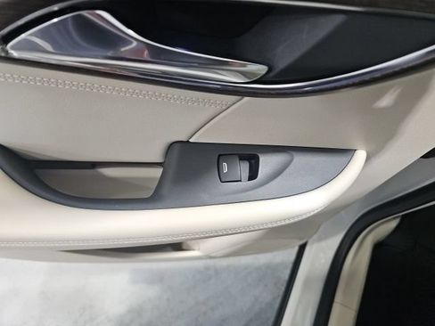 Used 2023 Buick Envision Avenir AWD/4WD image 22