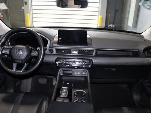 Used 2023 Honda Pilot Touring image 27