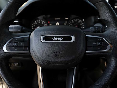 Used 2024 Jeep Compass Sport image 13